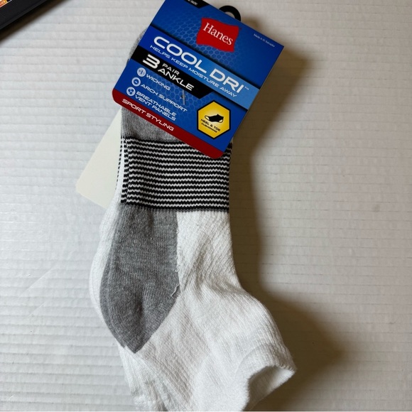 Hanes Cool DRI Men's Ankle Socks with Ventilation, 3-Pairs White Assortment - Picture 4 of 4